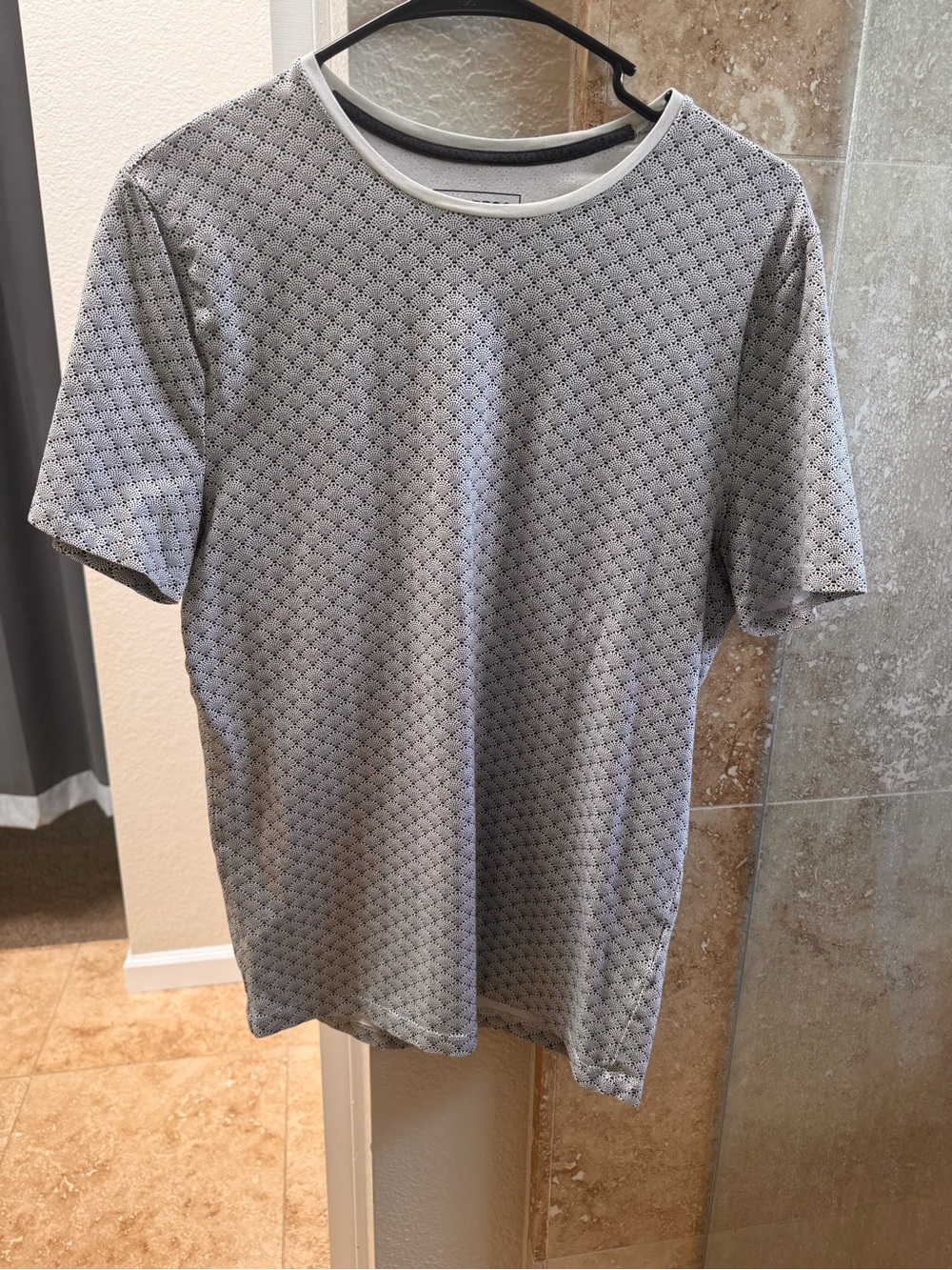 Express Men's Gray Geometric Short Sleeve Crew Tee
